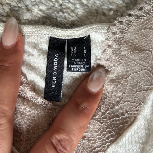 VERO MODA Kelly 2-Piece Pyjama Set - Picture 3 of 8